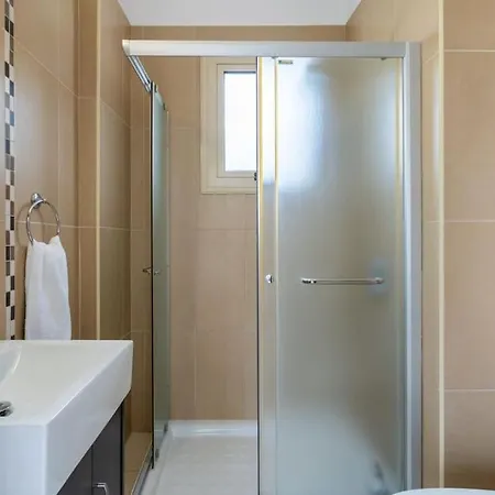 Sunscape 3-bedroom And Pool In * Πρωταράς