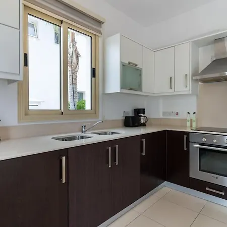 Sunscape 3-bedroom And Pool In * Πρωταράς