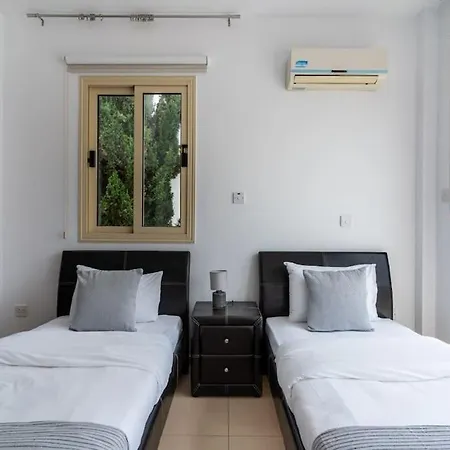 Sunscape 3-bedroom And Pool In
