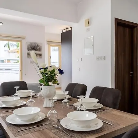 Sunscape 3-bedroom And Pool In Vilă *